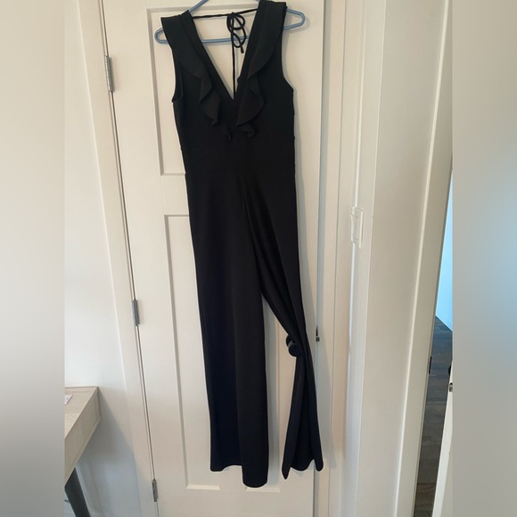 Black pantsuit size 8 - Picture 2 of 4